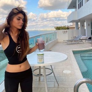 Meet your Posher, Ashley